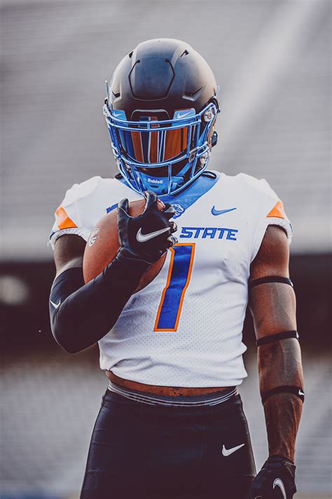 boise state football uniforms 2022.